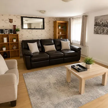 Lovely 2 Bedroom Town House Holiday home *